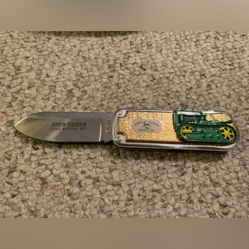 John Deere 1943 model BO Franklin mint collector knives